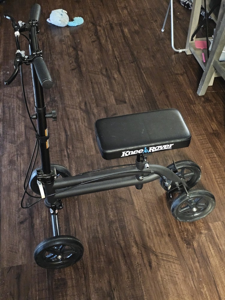 KneeRover Knee Scooter