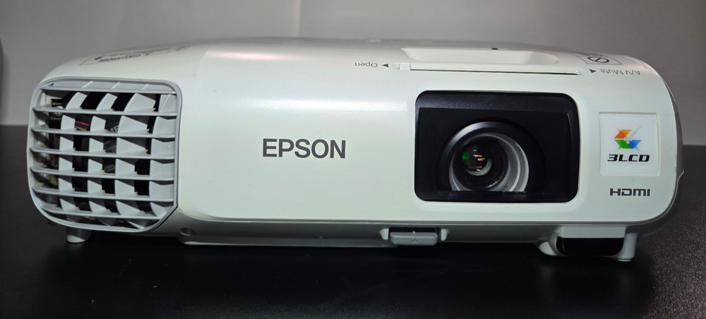 Epson PowerLite 98 3LCD Projector - Tested Working with remote