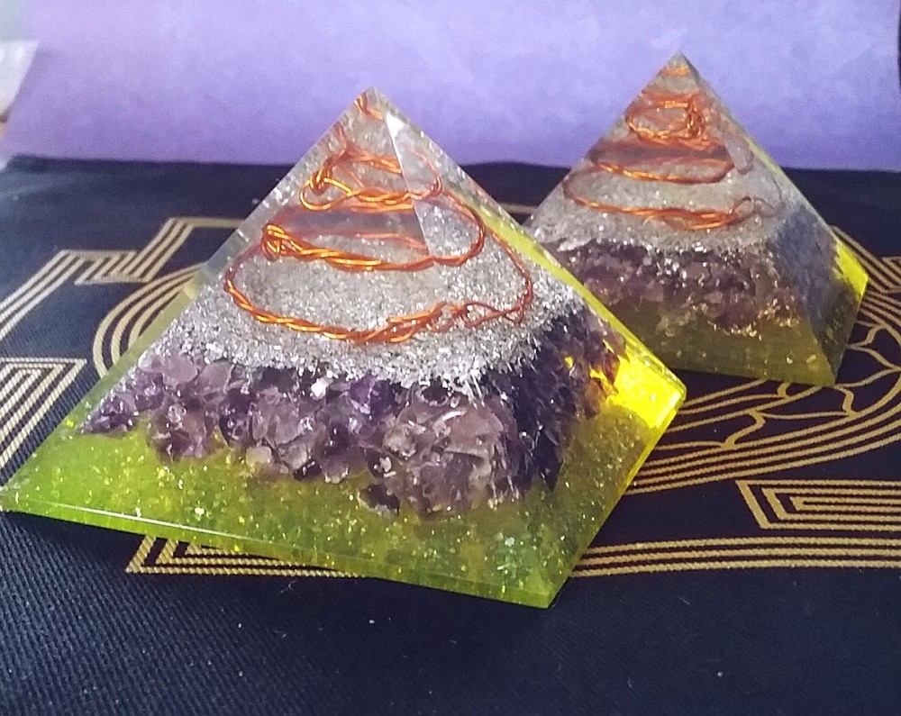 ORGONE AMETHYST PERIDOT PYRAMID With STERLING SILVER And COPPER COIL, 100MM