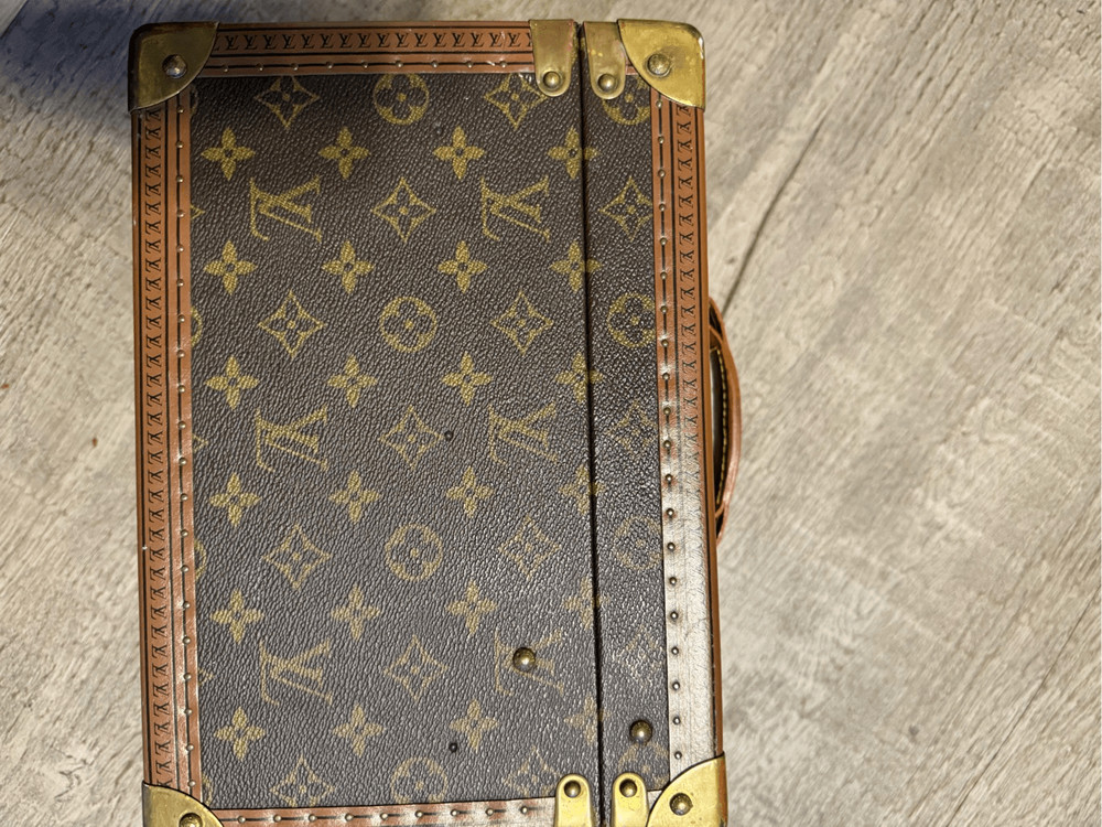 100 authentic Louis Vuitton trunk