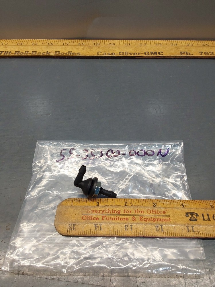 Gillig Bus 3/16" Washer Hose Thru-Panel Elbow Fitting w/Nut, Washer & Rubber