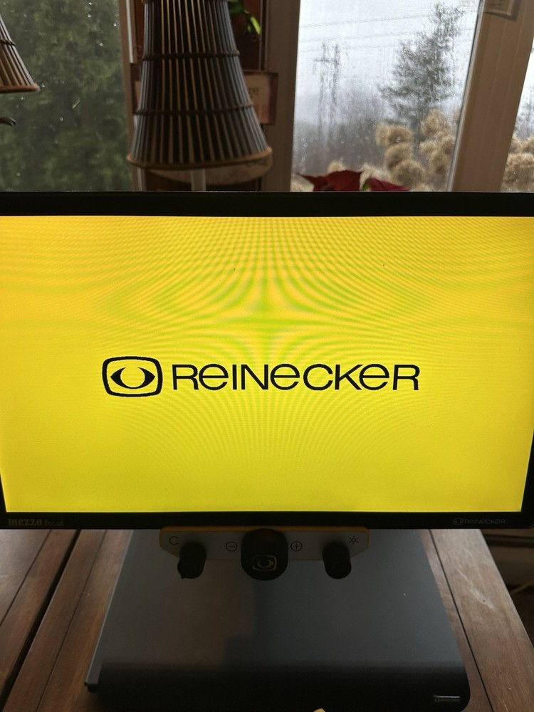 Reinecker Mezzo Electronic Magnifier - 20" Reading Magnifier