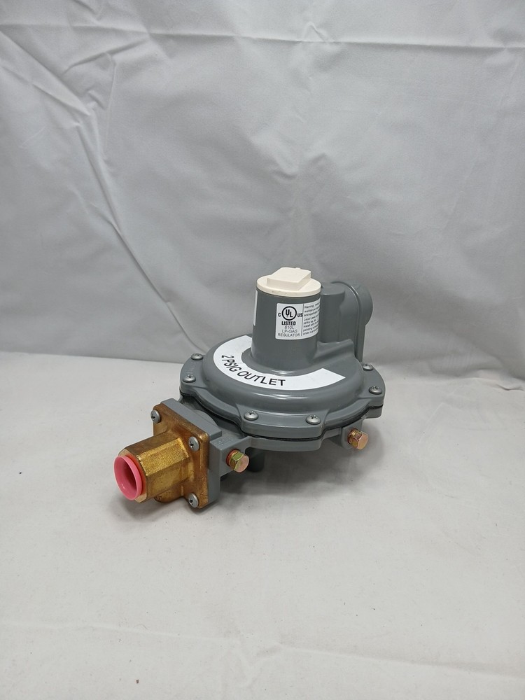 Fisher™ Type R632E Integral Two psig Service Regulator