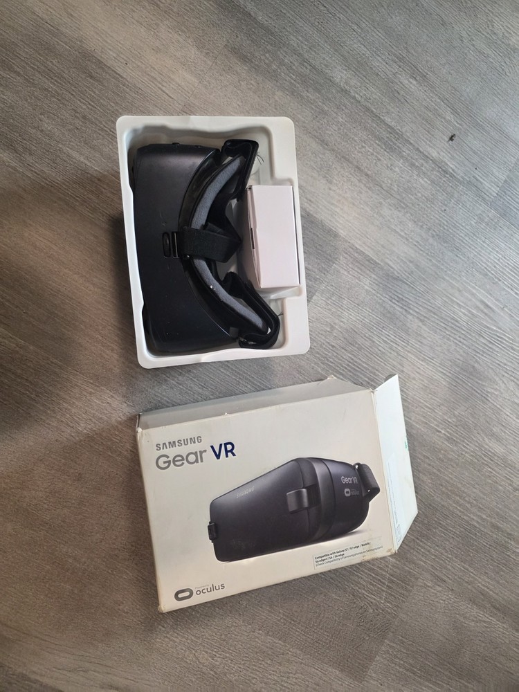 Samsung Gear VR Smartphone VR Headset Black Micro USB Plastic Virtual Reality