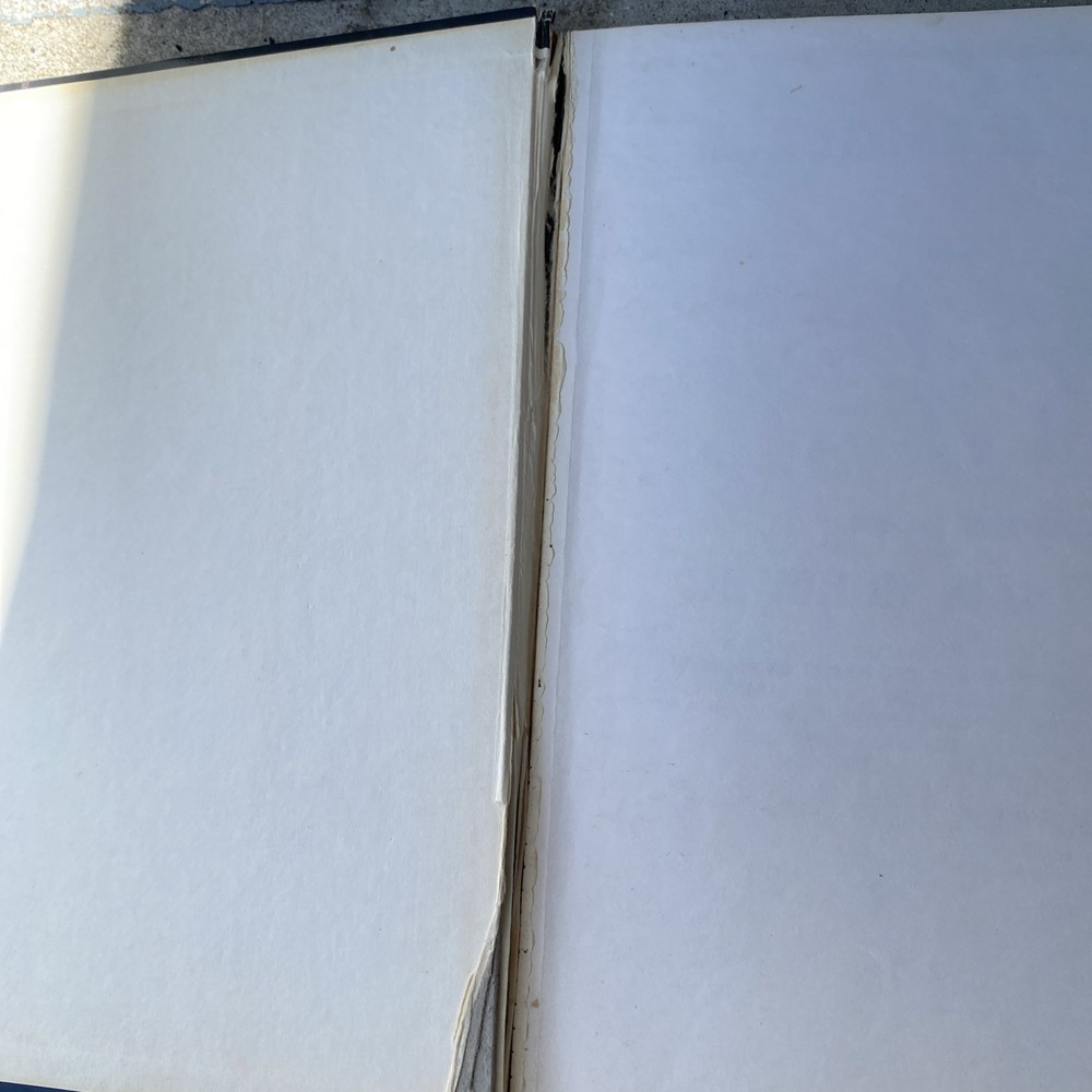 TSR Advanced D&D: Dungeon Masters Guide by Gary Gygax, 1979 - Binding Taped