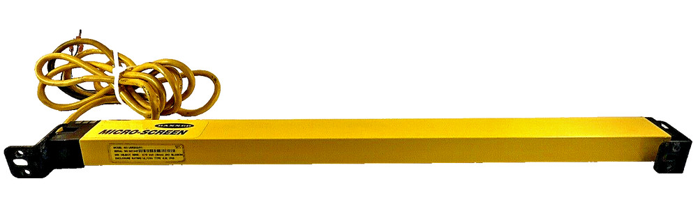 Banner USR2024Y Micro-Screen Light Curtain, used (EE1)