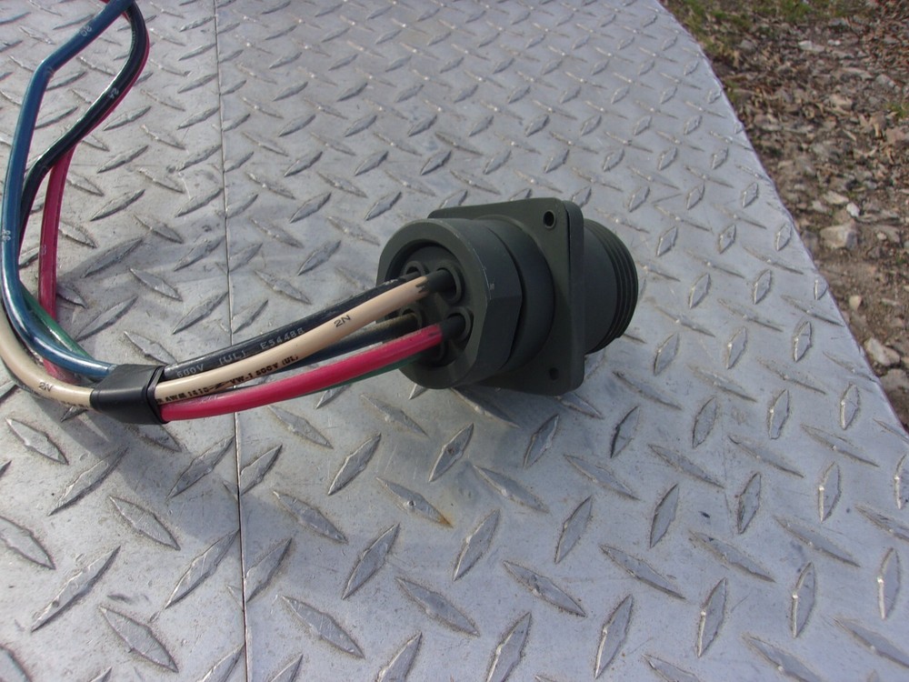 MILITARY SURPLUS GENERATOR POWER DISTRIBUTION FEMALE PLUG 60 AMP 3 PHASE -NO CAP