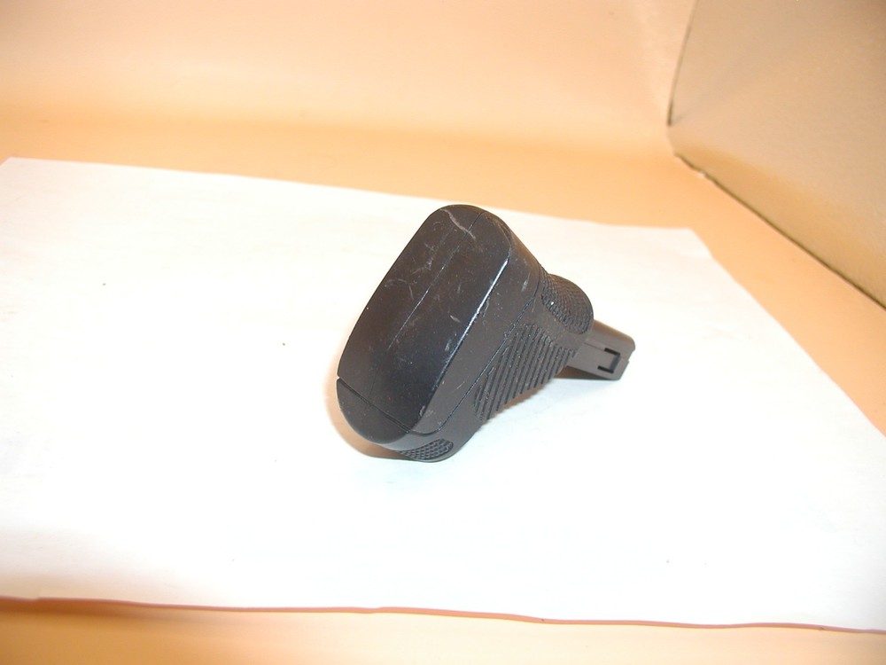 Daisy Powerline 415 - Bottom Grip Assembly