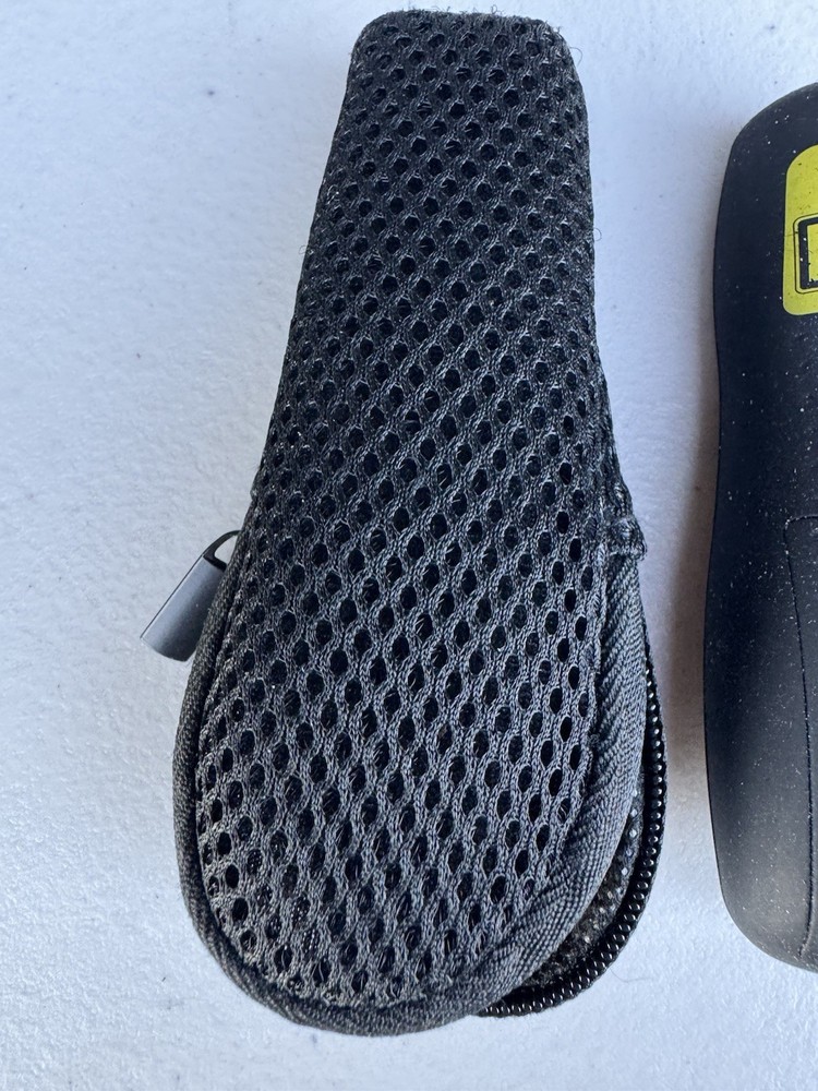 LOGITECH R400 WIRELESS PRESENTER REMOTE CONTROL w/ LASER POINTER & CASE