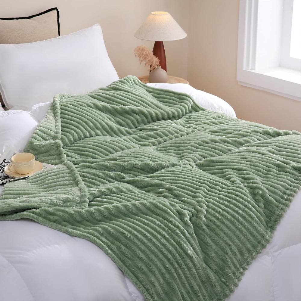 Soft Flannel Throw Blanket Microfiber Warm Cozy Sofa Bed Lightweight
