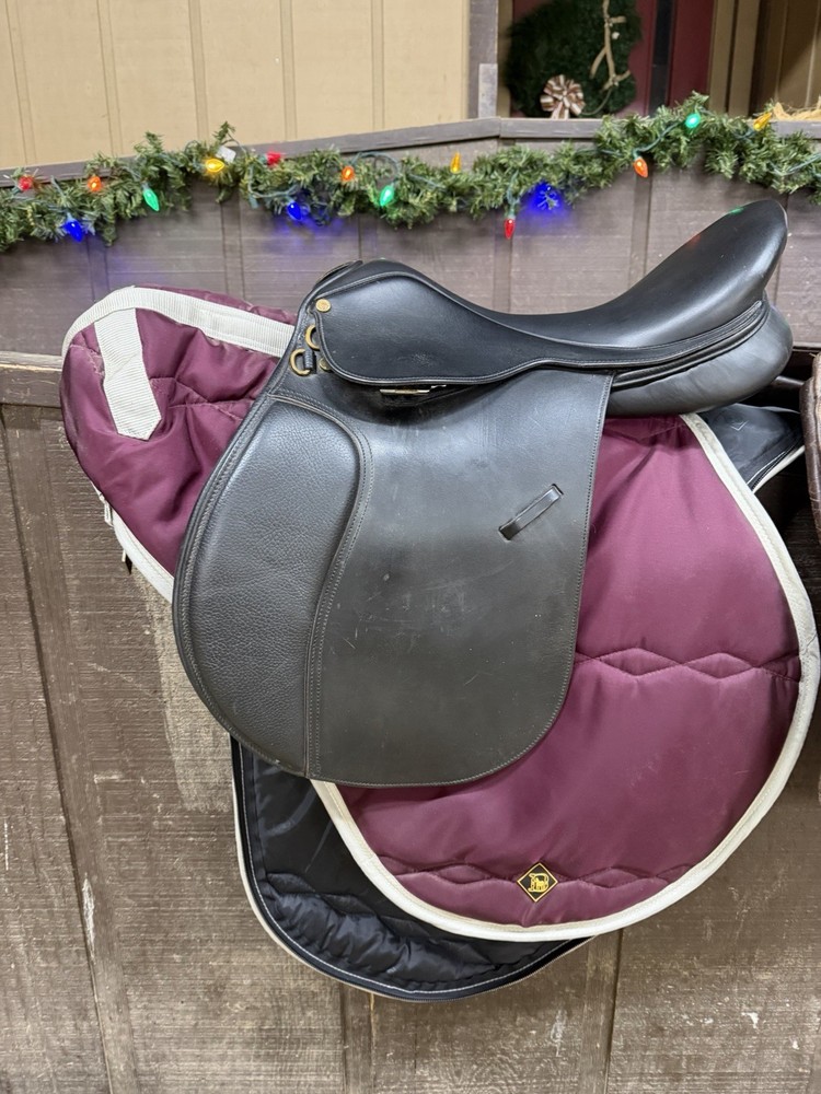 Colligate Hunt Saddle 18” Seat Black