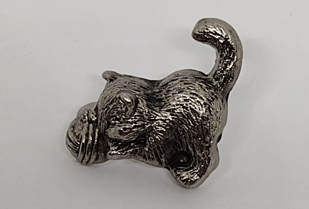 Small Gray Cat Yarn Ball Tack Pin