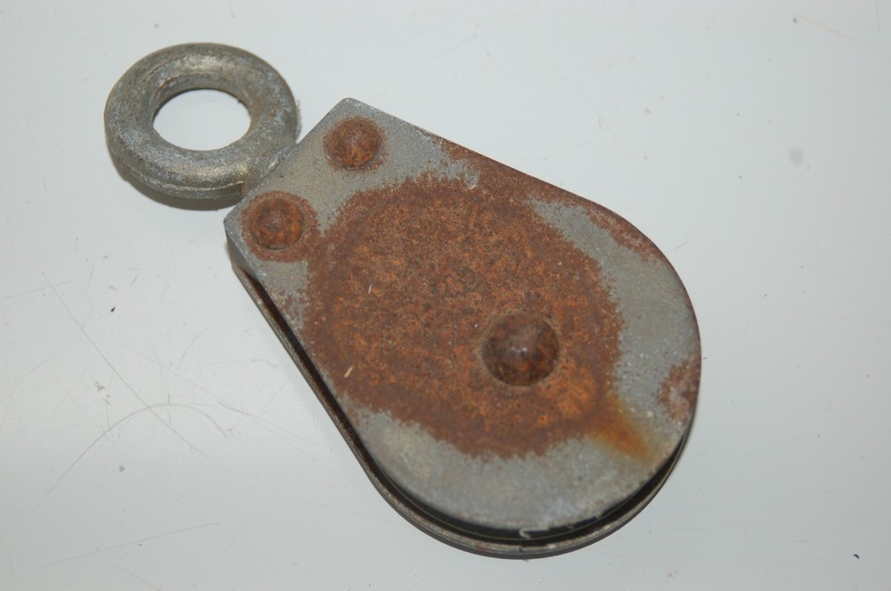Vintage 2" Swivel Eye Pulley - Operates Smoothly
