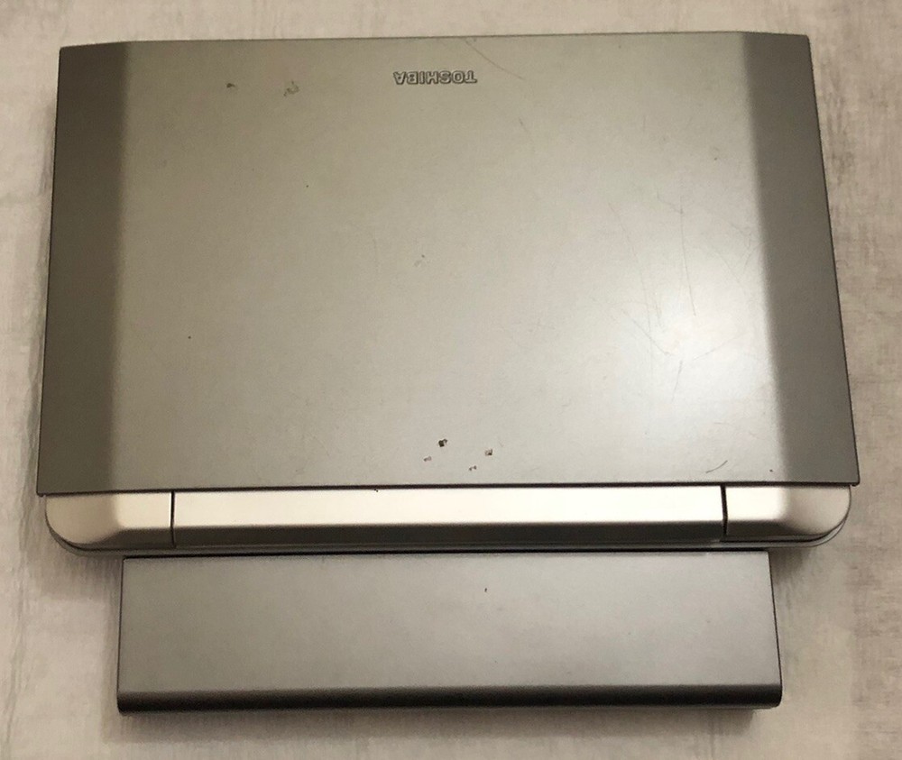 TOSHIBA PORTABLE DVD PLAYER