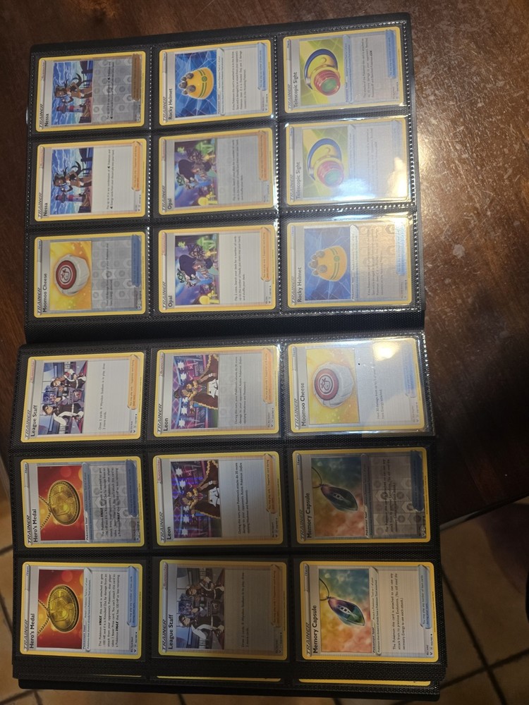 Complete Pokémon Vivid Voltage Master Set! In Folder Binder, Sword And Shield