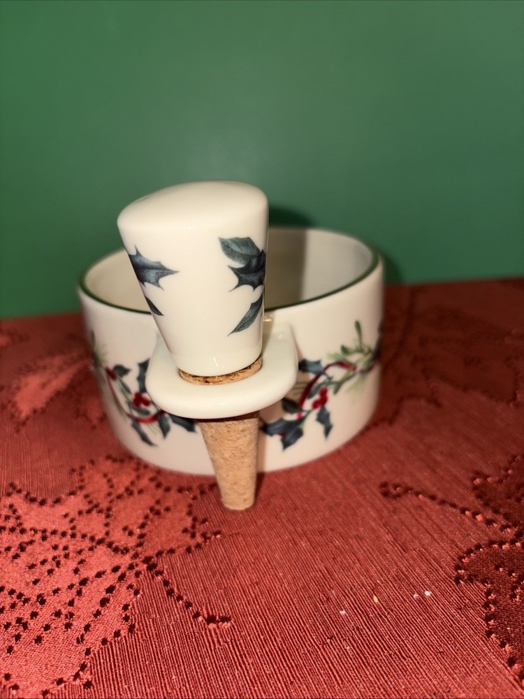 LENOX WINTER GREETINGS WINE BOTTLE COASTER & STOPPER SET
