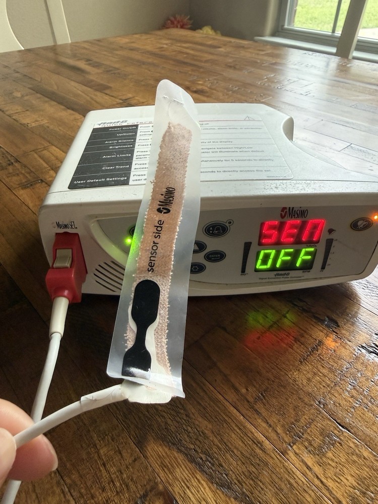 Masimo RAD-8 Pulse Oximeter – Working with Sensor + Charger + Stand