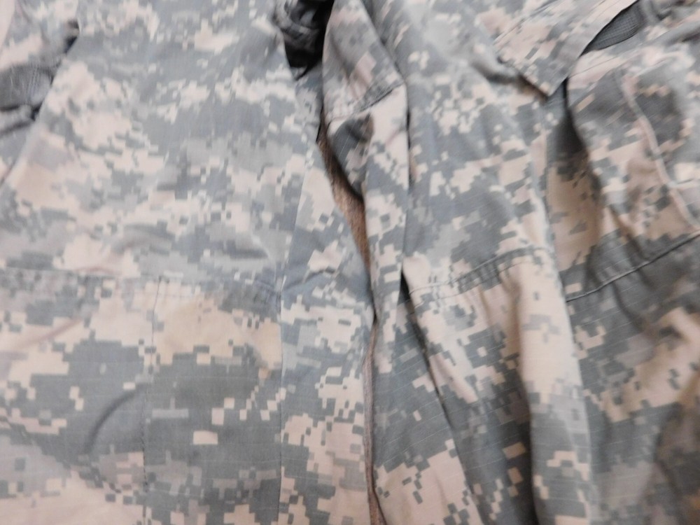 US ARMY ACU PANTS SIZE MEDIUM - X SHORT