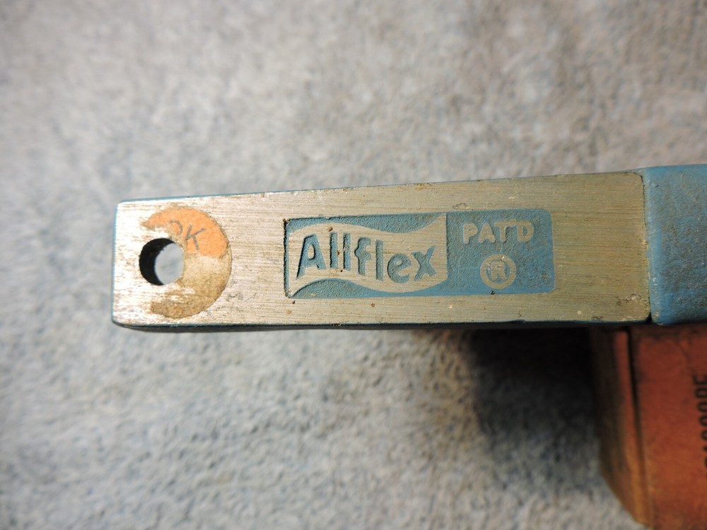 Allflex Retract-O-Matic Ear Tag Applicator Blue