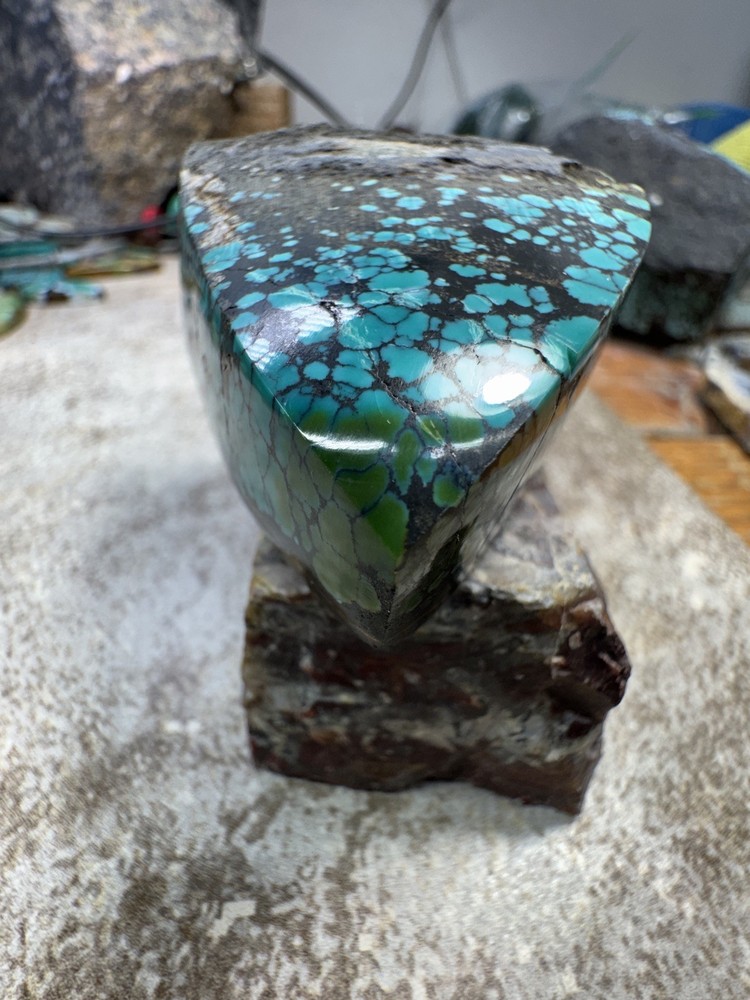 Hubei turquoise stabilized great cloud mountain solid spiderweb nugget