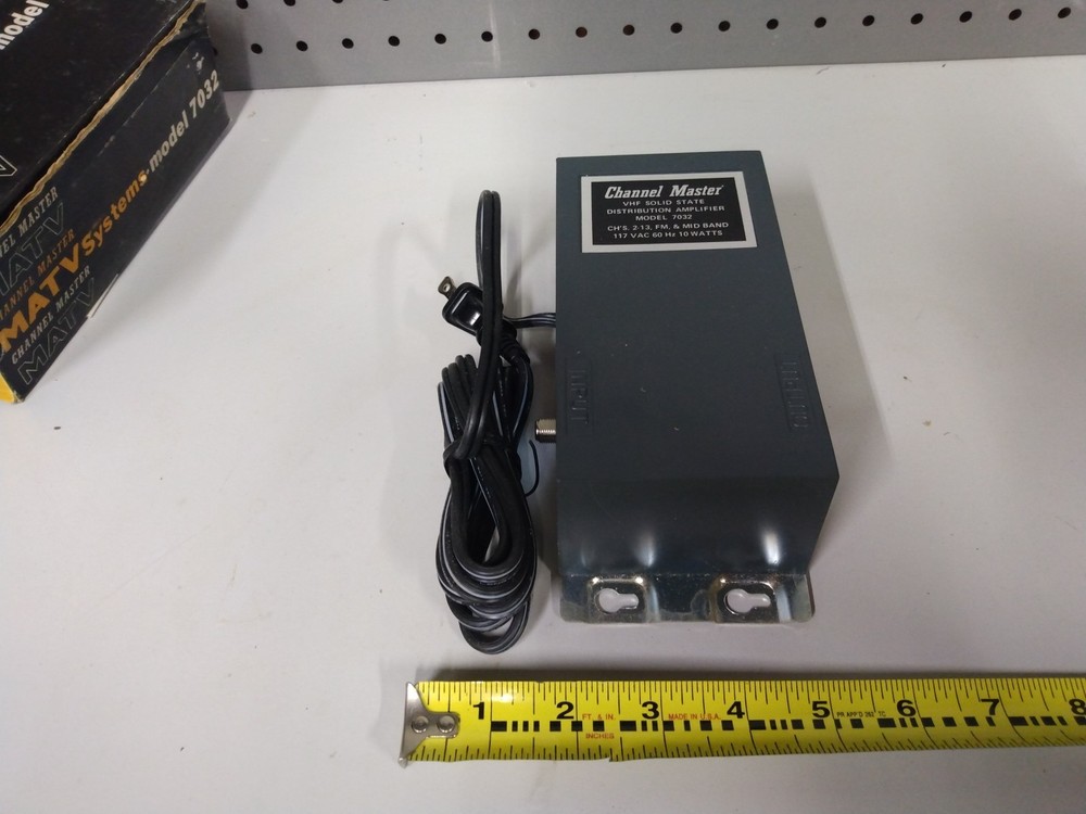 Vtg Channel Master MATV VHF Solid State Distribution Amplifier 30 dB Gain
