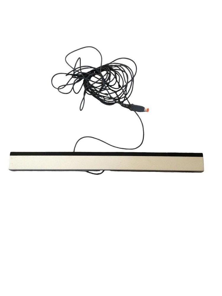 Black Nintendo Wii Console Bundle with Memory Card, Game Disc & 2 Controller