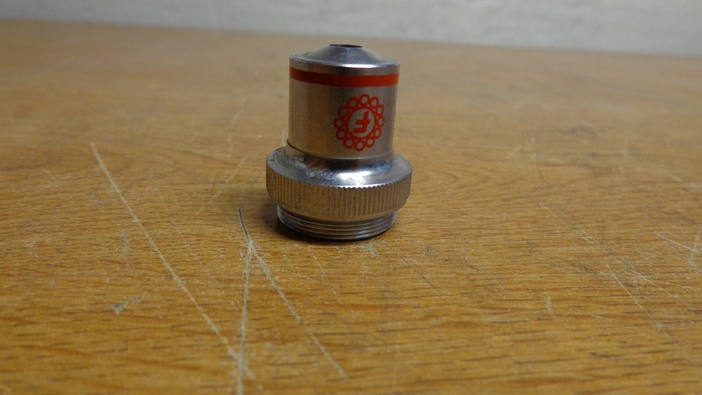 MICROSCOPE OBJECTIVE LENS (F) 4 0.10 red line