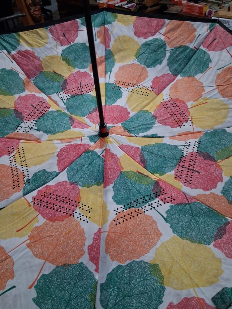 Colorful Leaf Print Double Layered Reverse Close Umbrella C Handle
