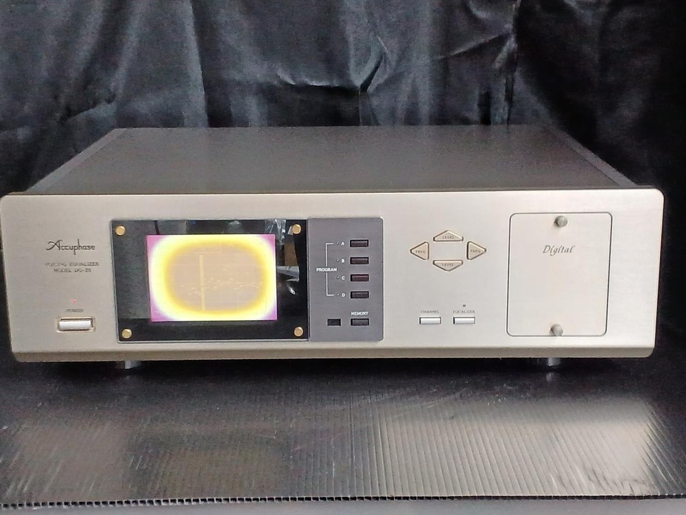 Accuphase DG-28 Digital Voicing Equalizer High-End Audio Processor Japan