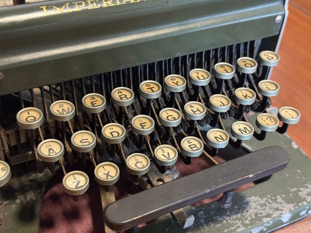 Rare ANTIQUE Imperial Model D Typewriter