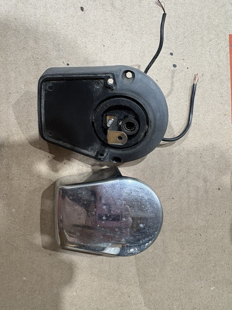 bow navigation light red green