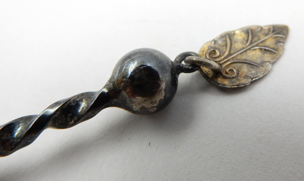 VINTAGE SYLVSMIDJA NORWEGIAN .830S SILVER TWISTED HANDLE SPOON, HANGING LEAF END