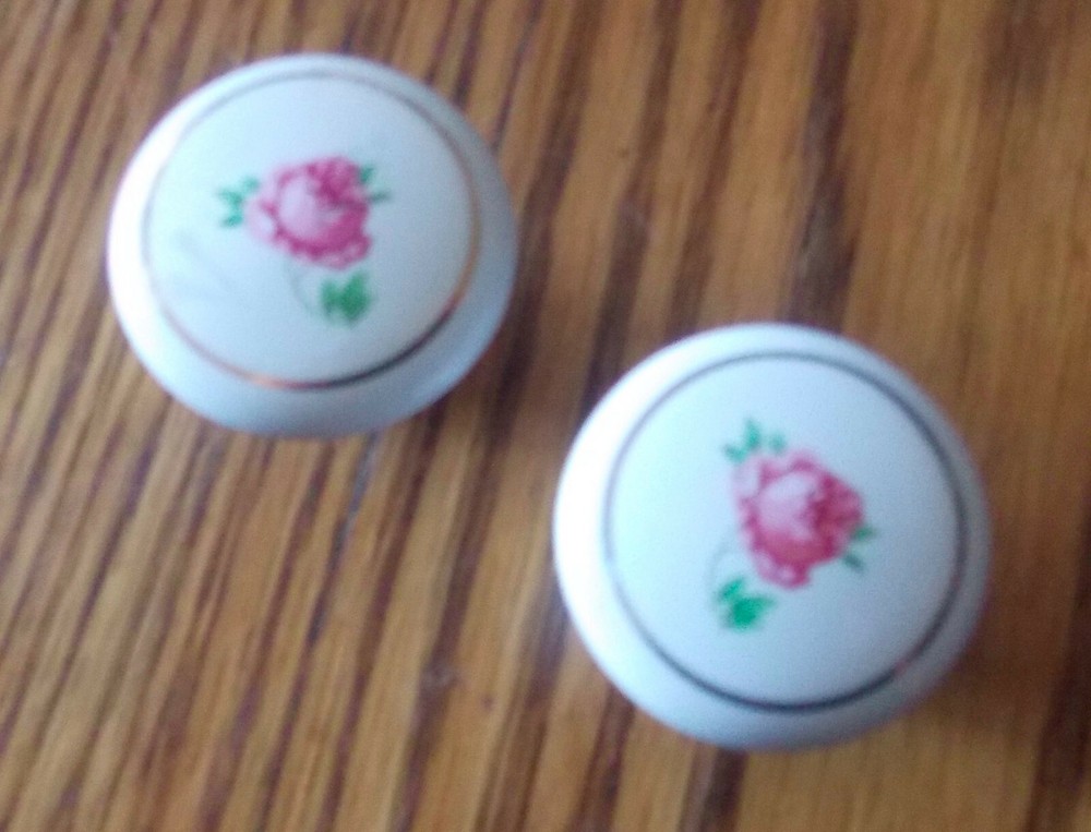 Rose Ceramic Drawer Pull    (1 pull)