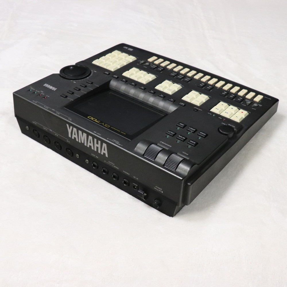 YAMAHA QY700 [MP01058]