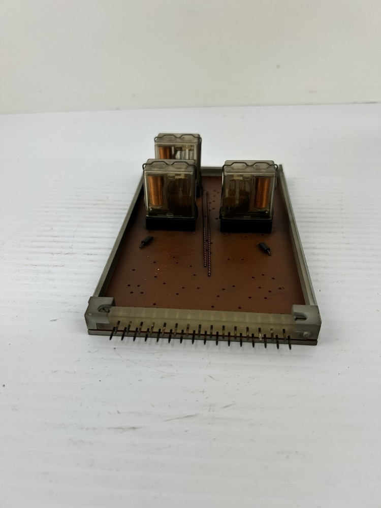 Barmag Electronic Circuit Board E110/00 with 3 Relays E110-00