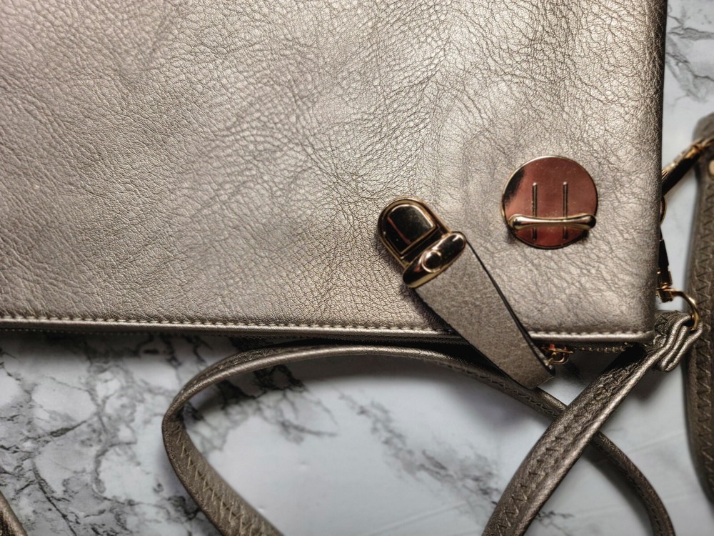 Vintage Silver Purse with Clip Locking Zipper