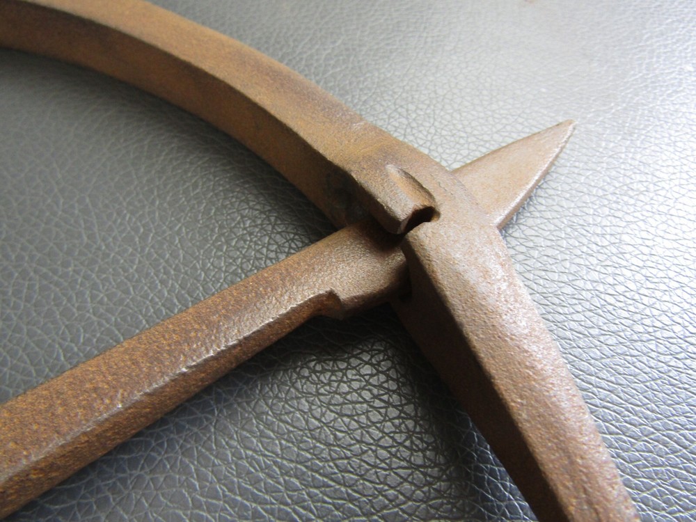 Vintage 22" thatchers needle old tool