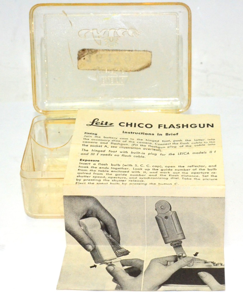 LEITZ CHICO Flashgun Camera Flash in Case. GERMANY 16170 with Instruction Manual