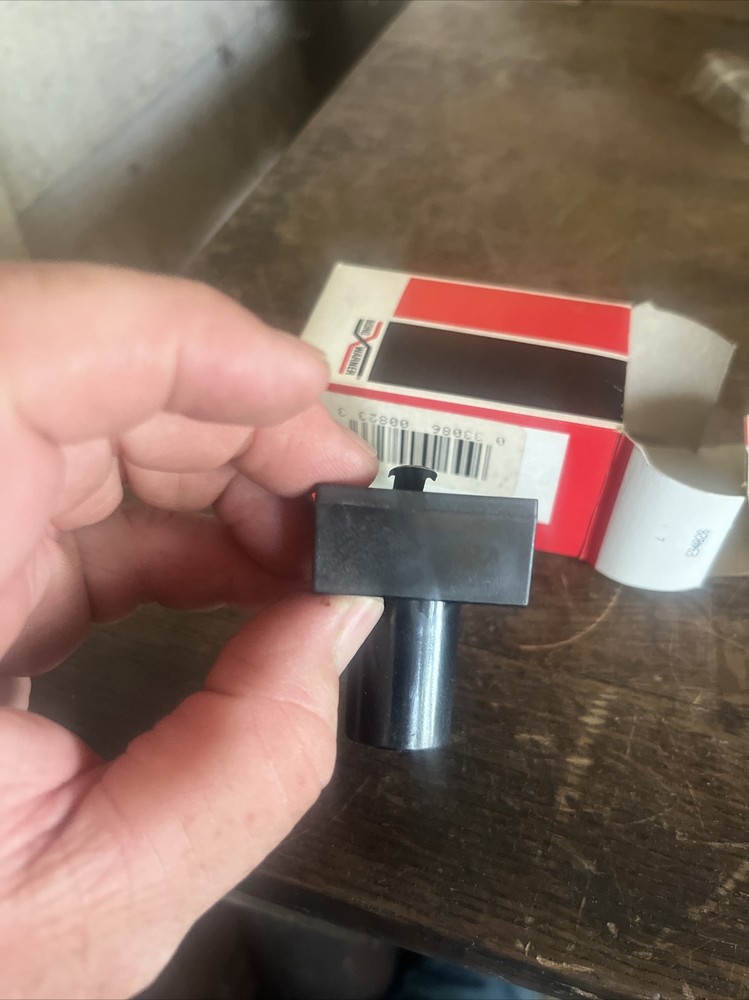 NOS BorgWarner D166P - Distributor Rotor