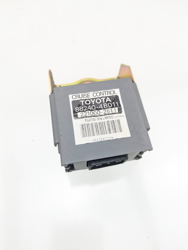 1999-2000 Lexus RX300 Cruise Control Computer Module OE 88240-48011