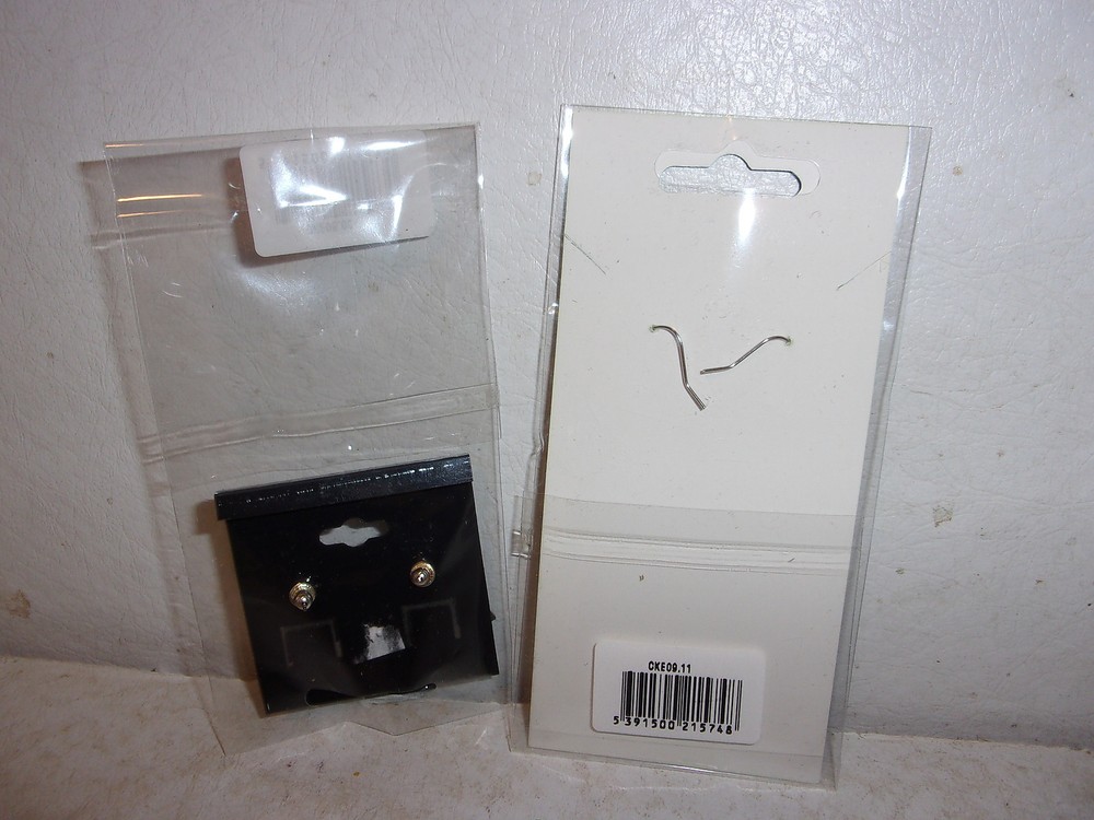 2 Pair Celtic Realm Triquetra Earrings