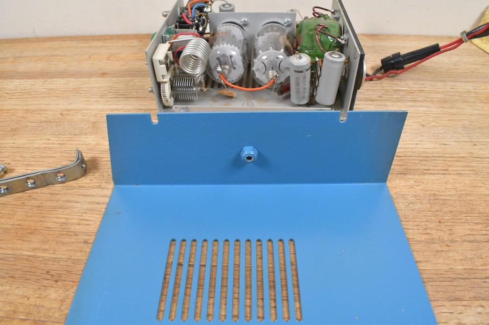 Vtg HEC Holden Electronics M125E/ML-250 6JU6 Linear Amplifier UNTESTED