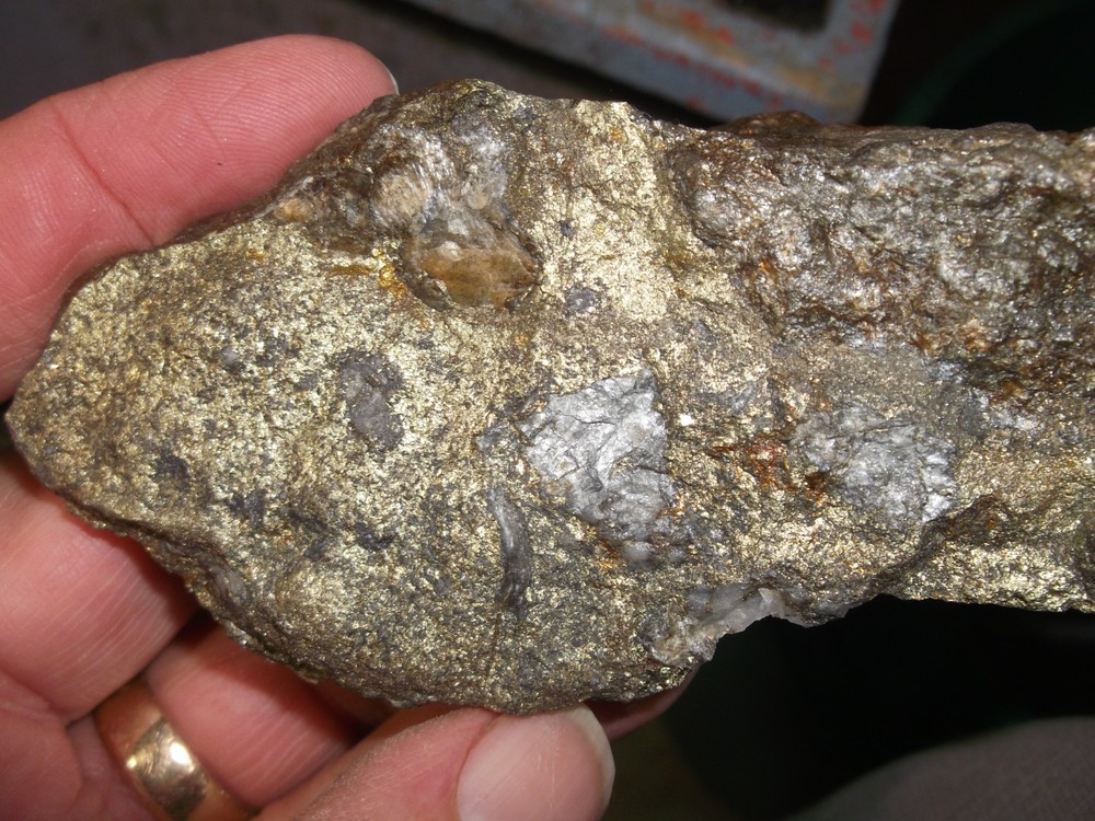 Gold, silver, copper, 223 grams samples ,ore high grade .