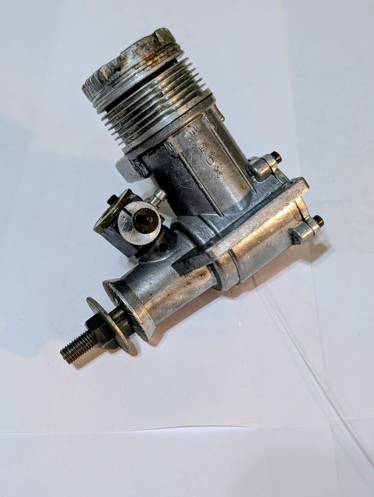 FOX .40 R/C ENGINE W/ PERRY CARB, PRE-OWNED, EXCELLANT COMPRESSION,