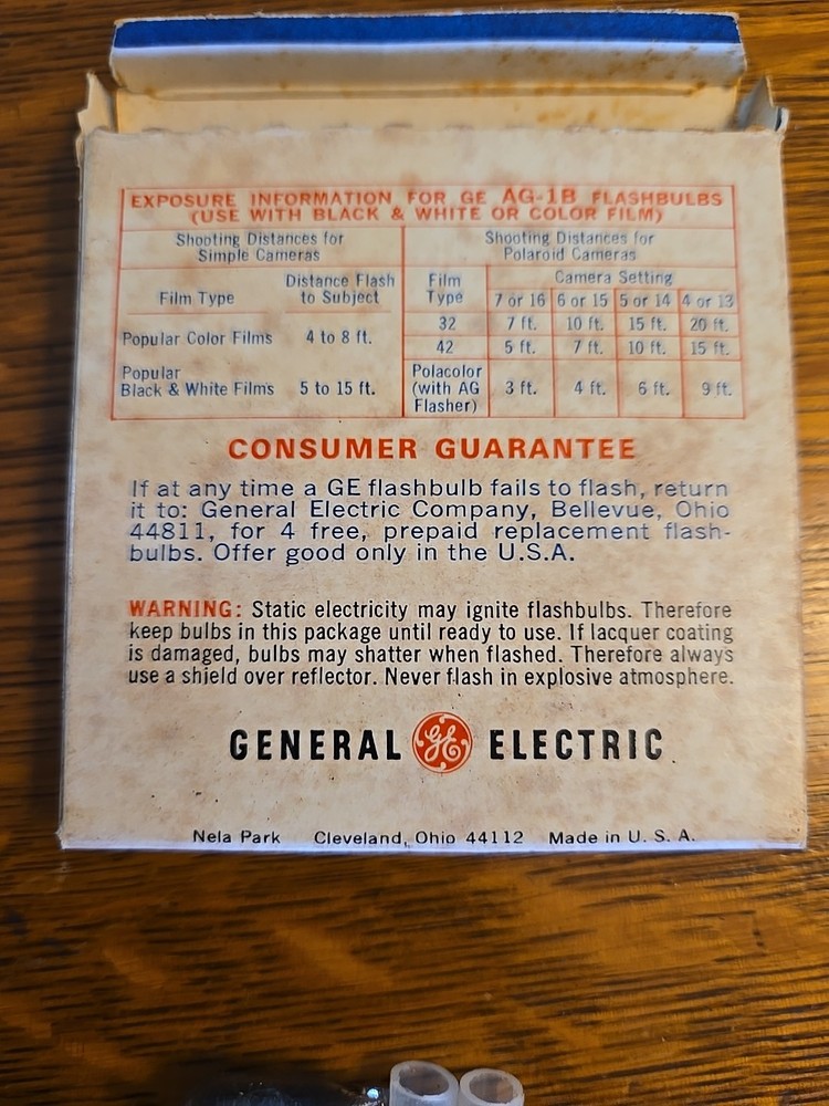 Vintage Flashbulbs GE AG-1B Original Box 8 Bulbs Untested