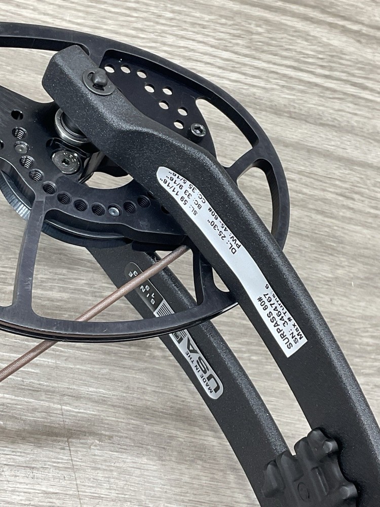 Bear Archery Surpass Compound Bow Right Hand