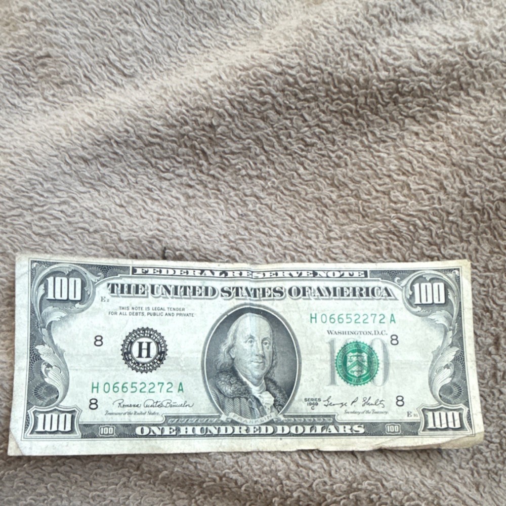 $100 Banknote Federal Reserve Note Error H06652272A