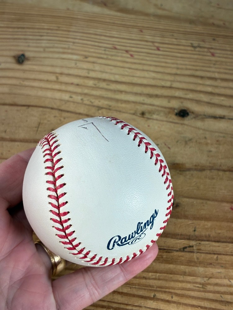 MLB Padres Trevor Hoffman Signed Baseball Official MLB ball Selig Comm w/Cube