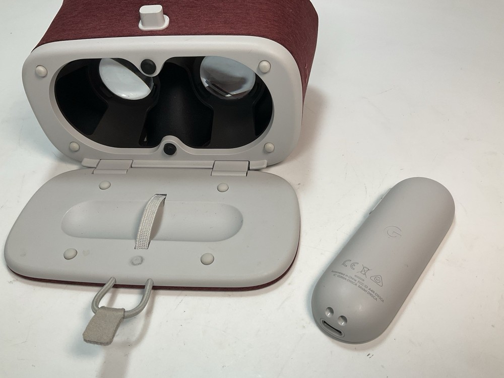Google Daydream View VR Headset - with Remote