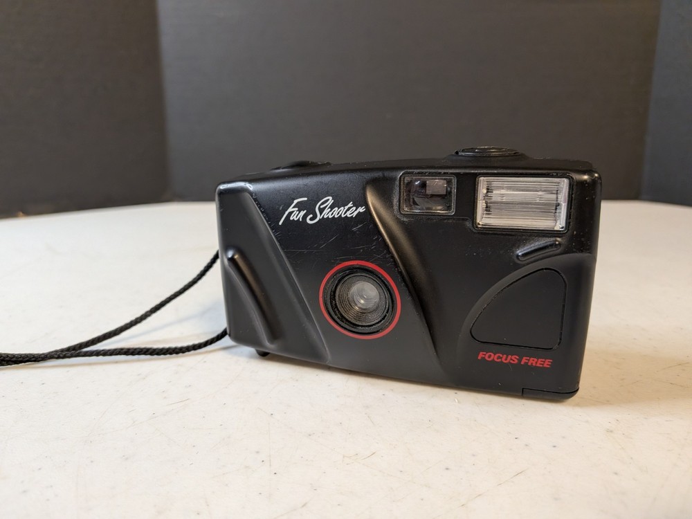 Focus Free Fun Shooter 35mm Camera.  Flash Does Not Work.  Works Without Flash.